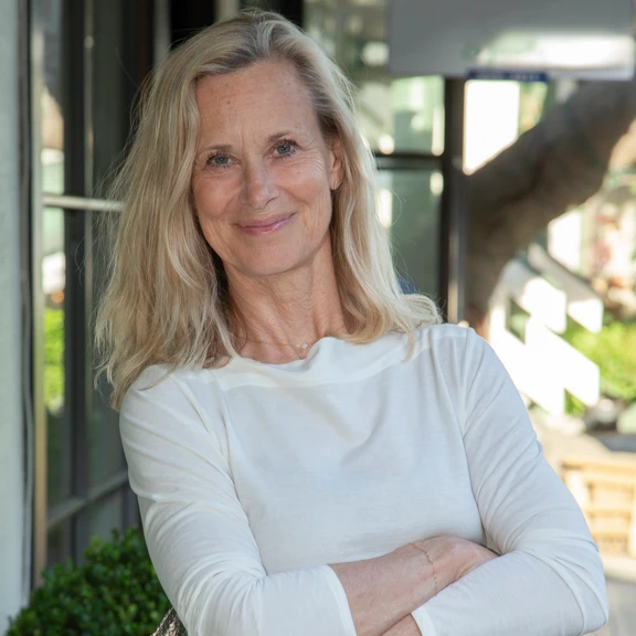 Helen Werngren holding a piece